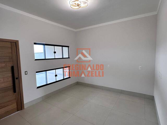 #18 - Casa para Venda em Nova Mutum - MT